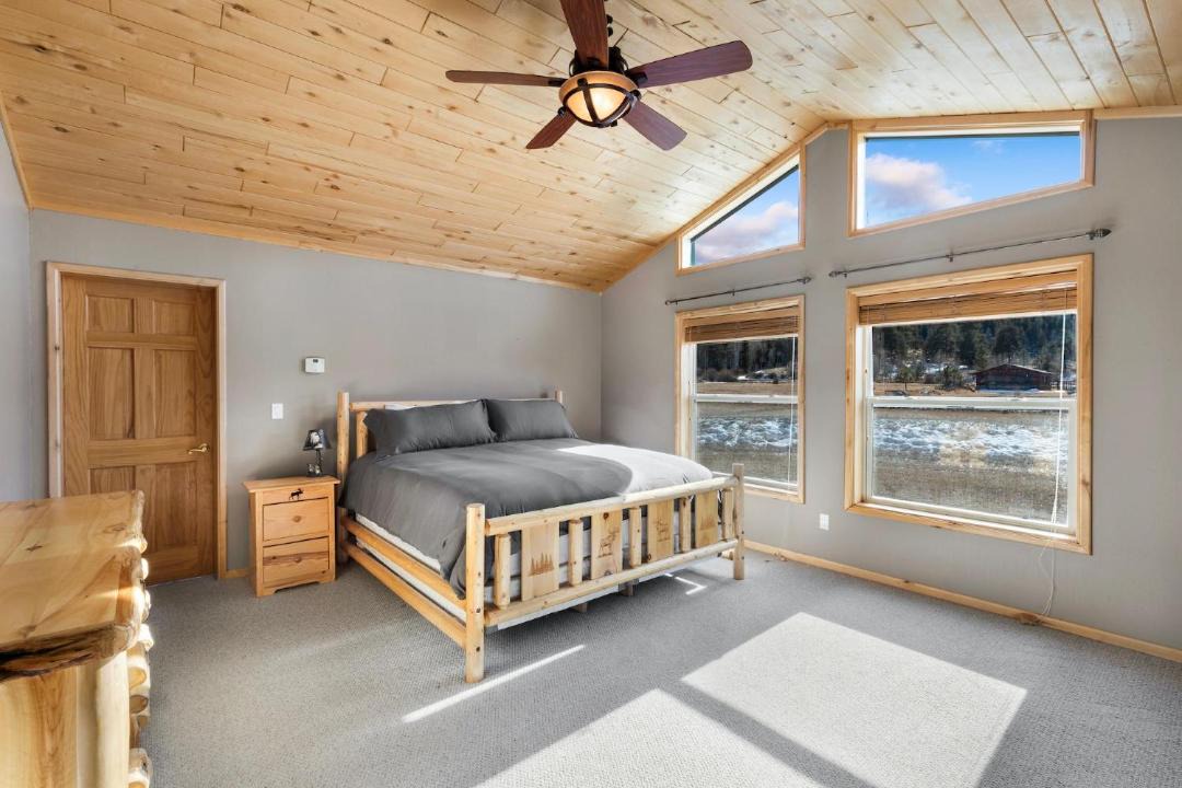 Photo of Bedroom in South Fork