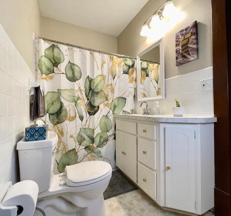 Photo of Bathroom in Longfellow