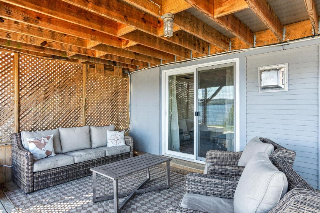 Photo of Patio Balcony in Malletts Bay