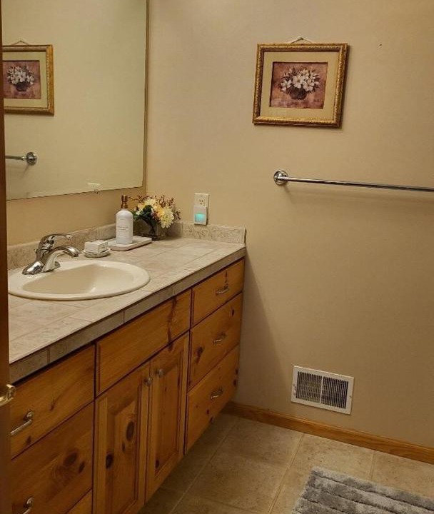 Photo of Bathroom in Siren