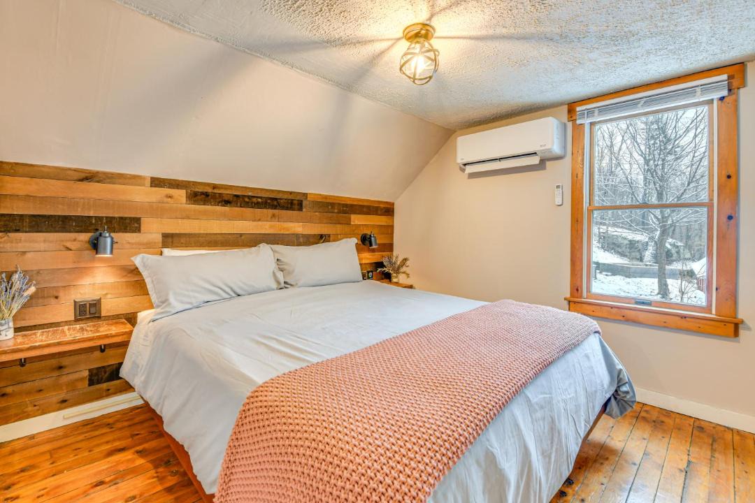 Photo of Bedroom in Waterville
