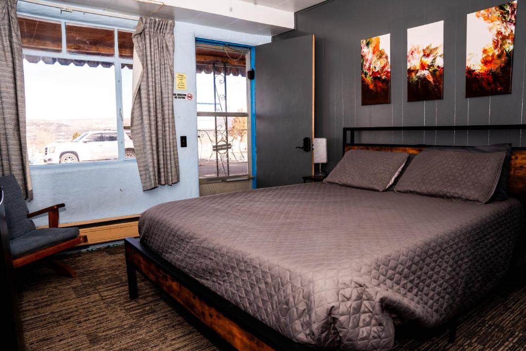 Photo of Bedroom in Raton