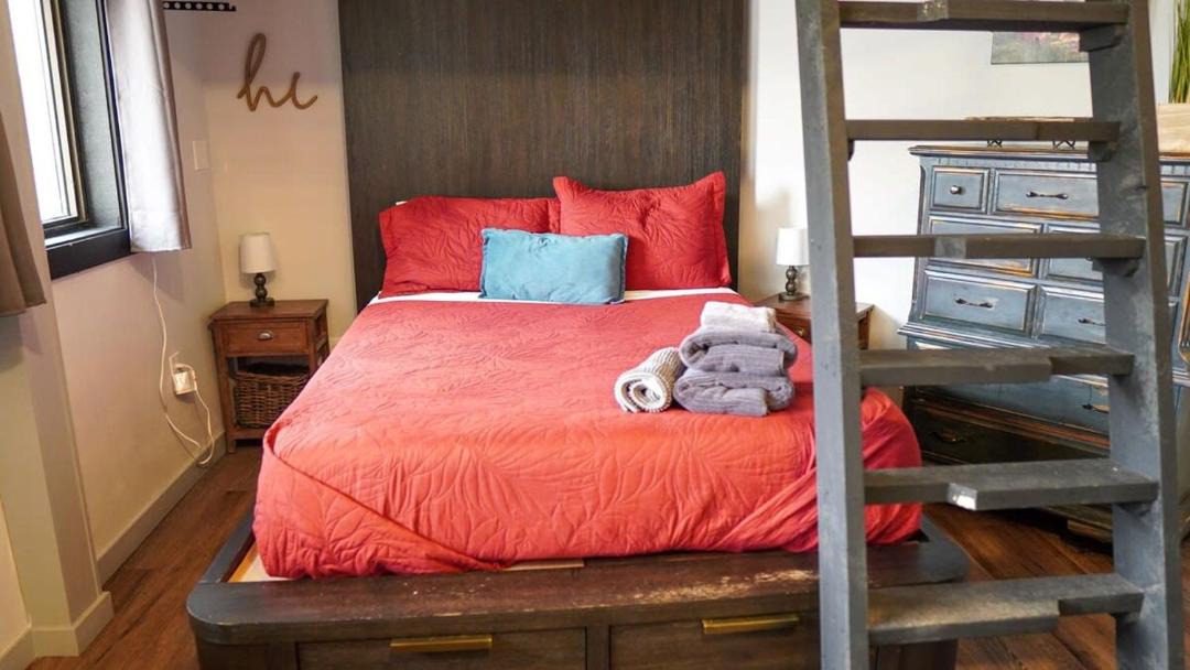 Photo of Bedroom in Niles
