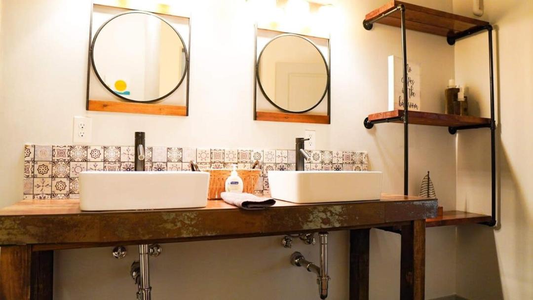 Photo of Bathroom in Niles