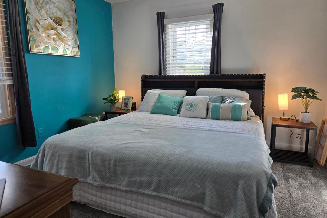 Photo of Bedroom in East Side Pioneers