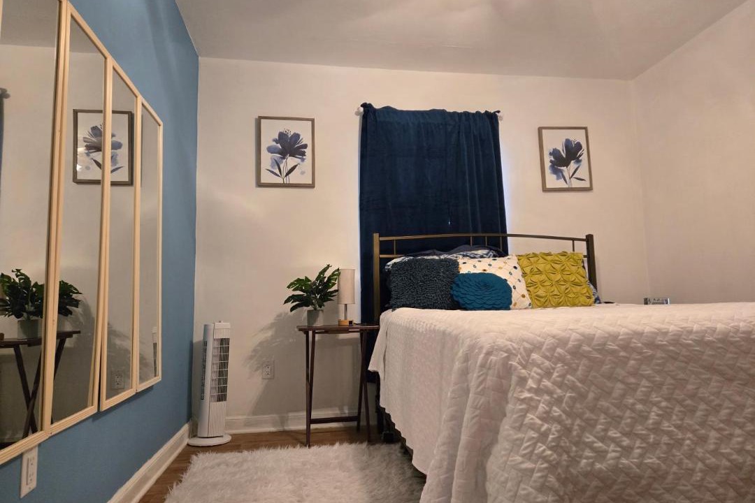 Photo of Bedroom in East Side Pioneers