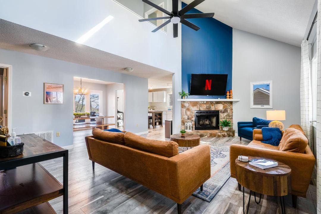 Photo of Livingroom in McGaheysville