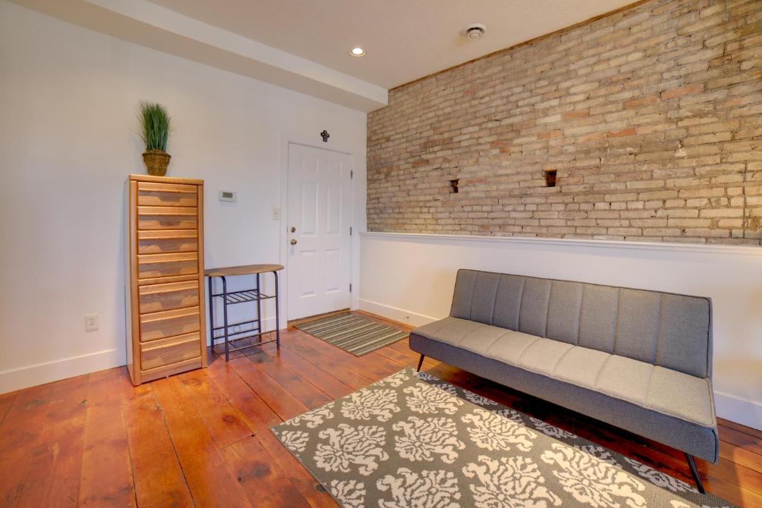 Photo of Livingroom in Lowell