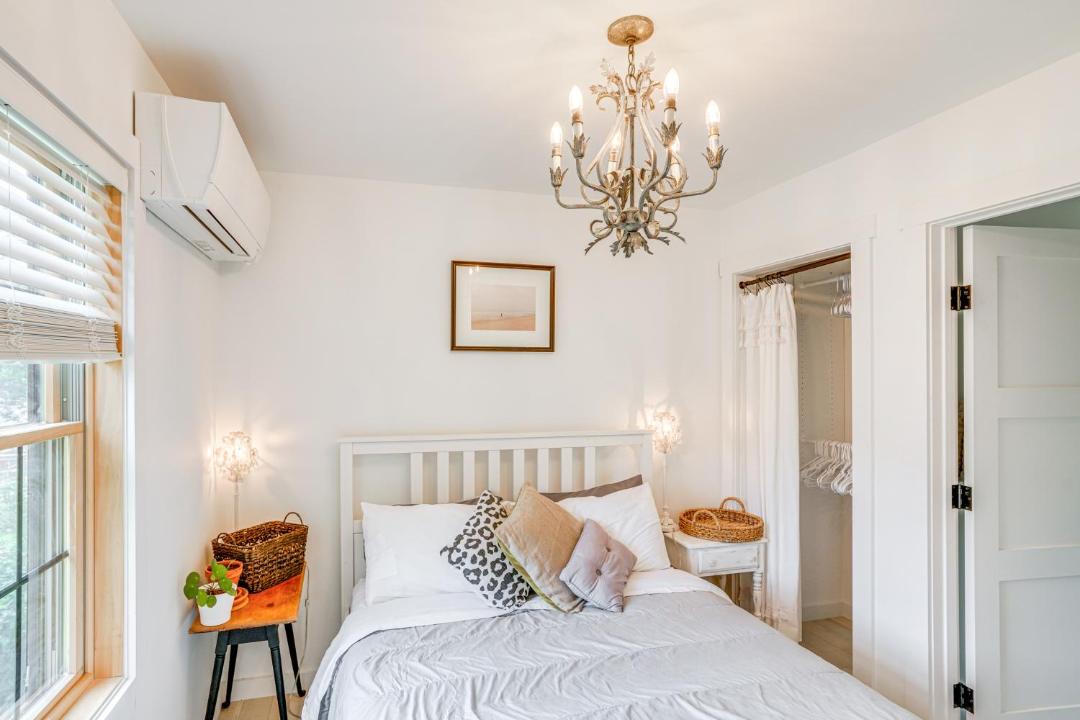 Photo of Bedroom in Hinsdale