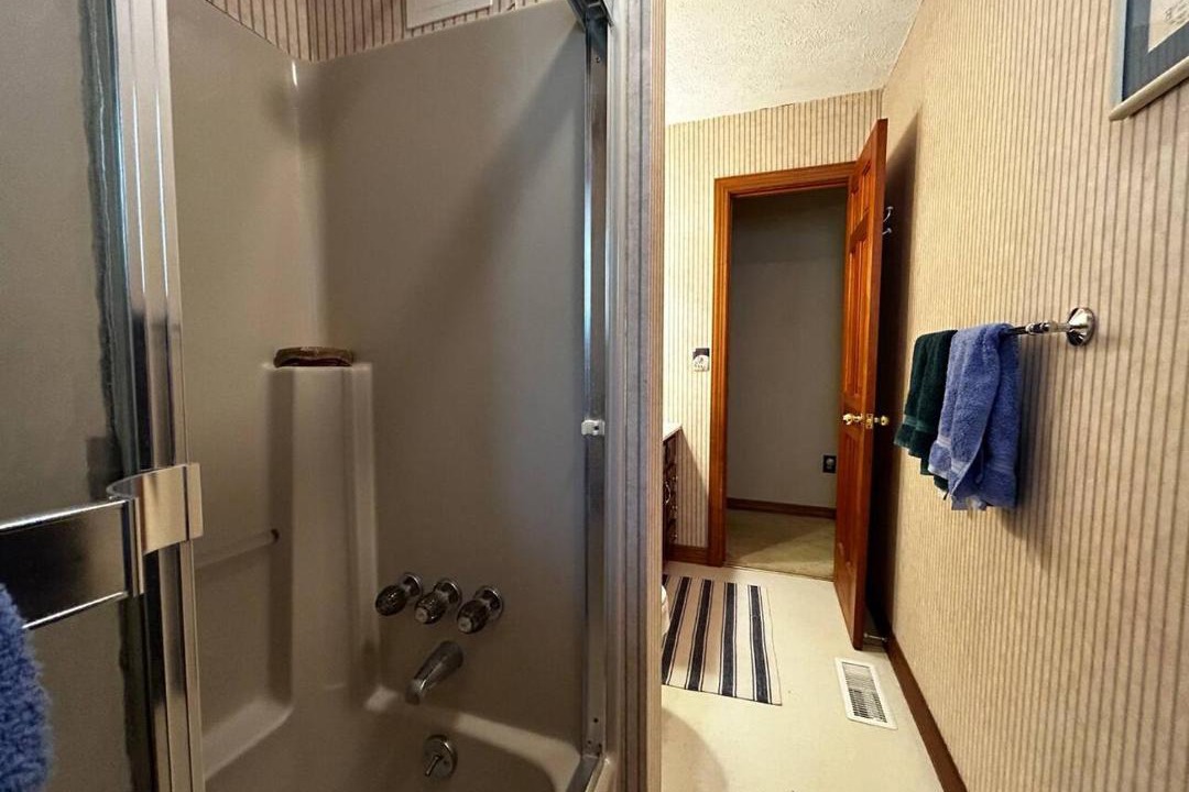 Photo of Bathroom in Alpine Lake