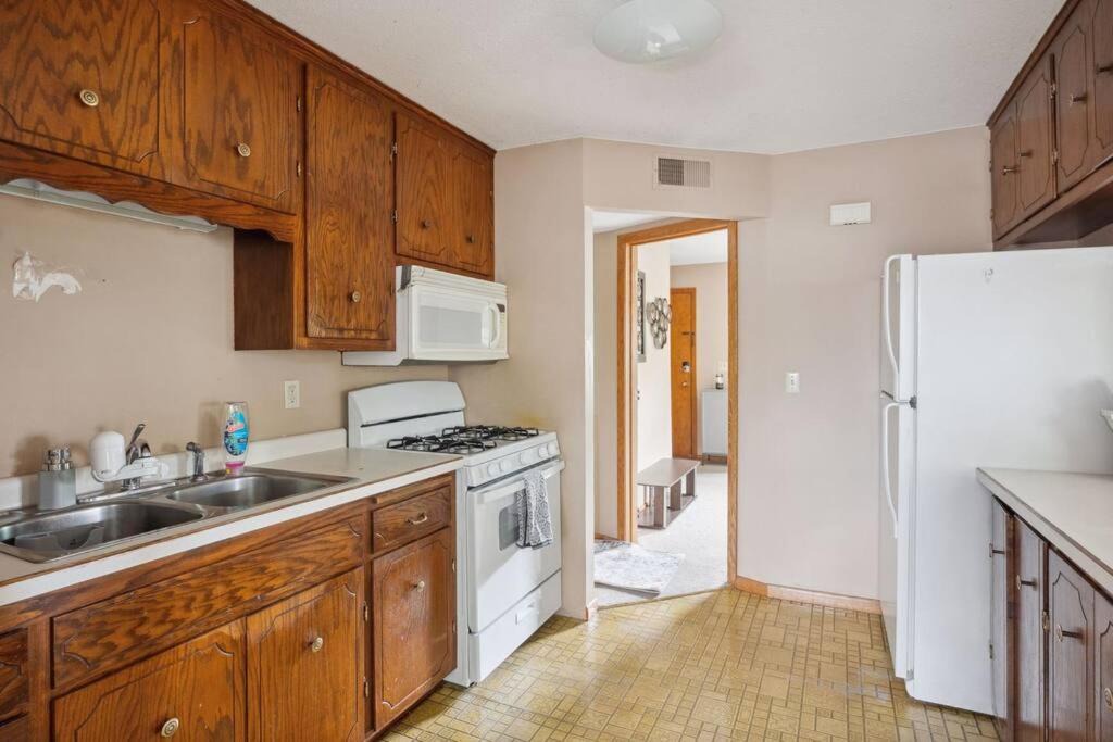 Photo of Kitchen in Keewaydin