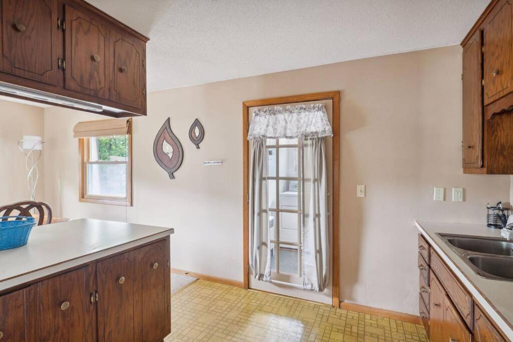 Photo of Kitchen in Keewaydin