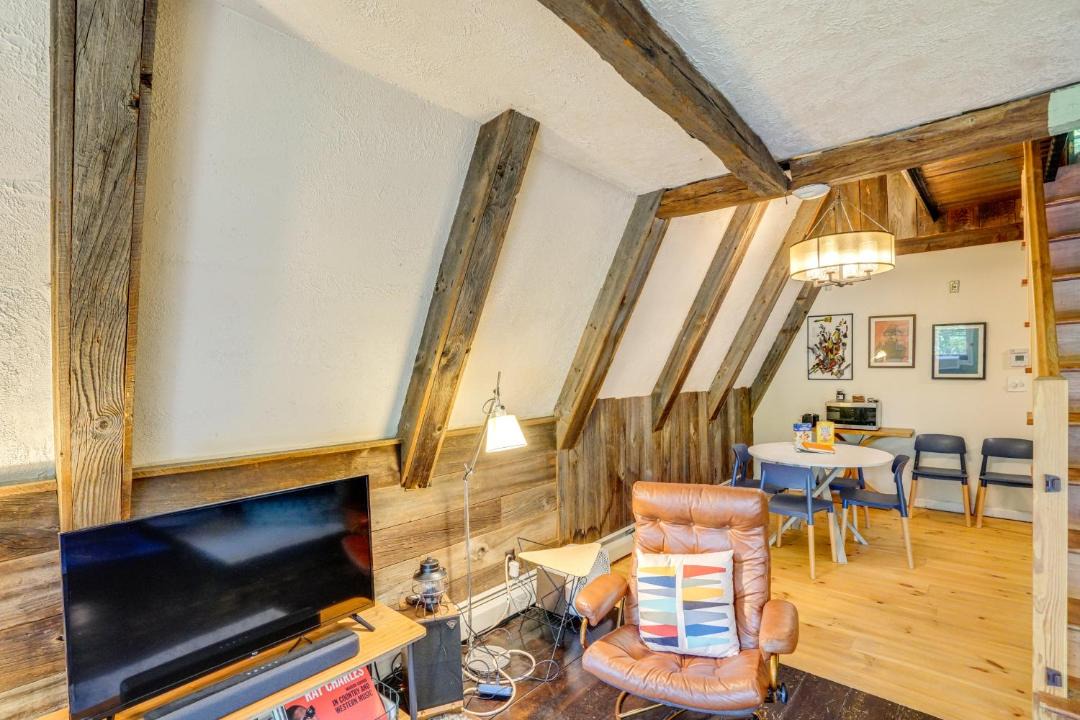 Photo of Livingroom in Becket