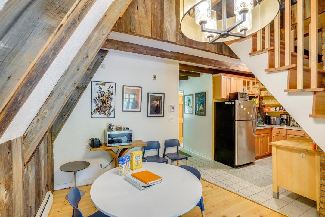 Photo of Livingroom in Becket
