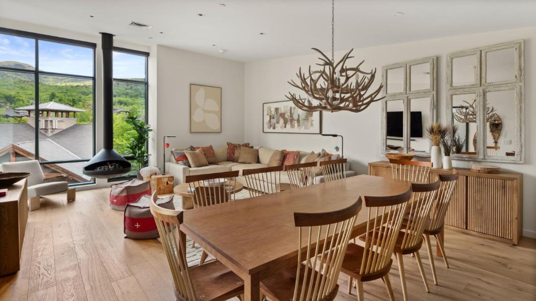 Photo of Livingroom in Stowe Area