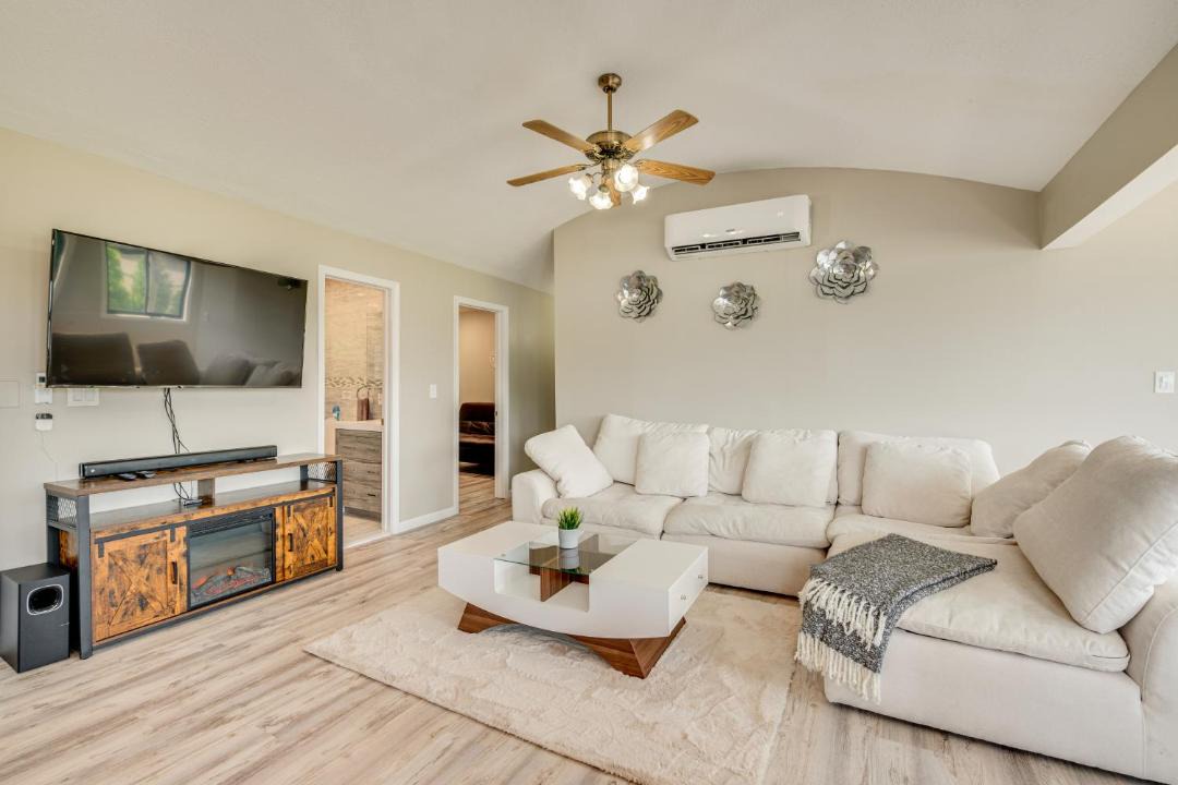 Photo of Livingroom in Harveys Lake