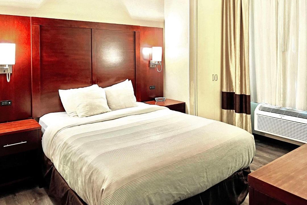 Photo of Bedroom in Ashwaubenon