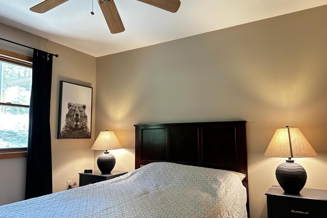 Photo of Bedroom in Alpine Lake