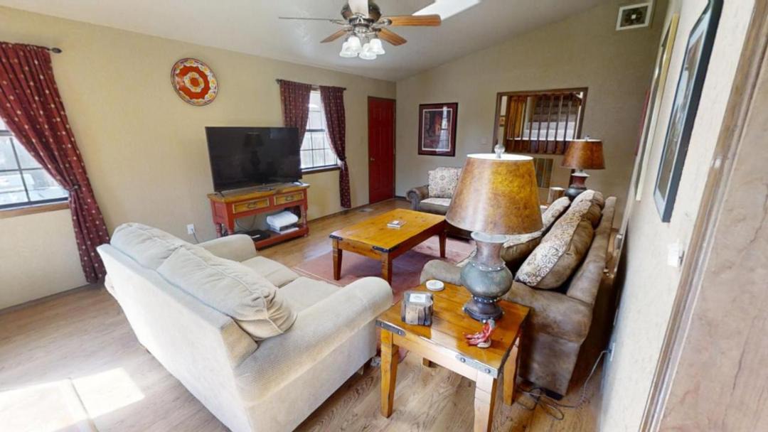 Photo of Livingroom in Red River