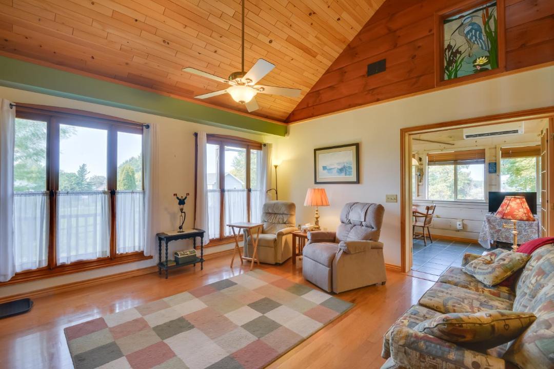 Photo of Livingroom in Fishers Landing