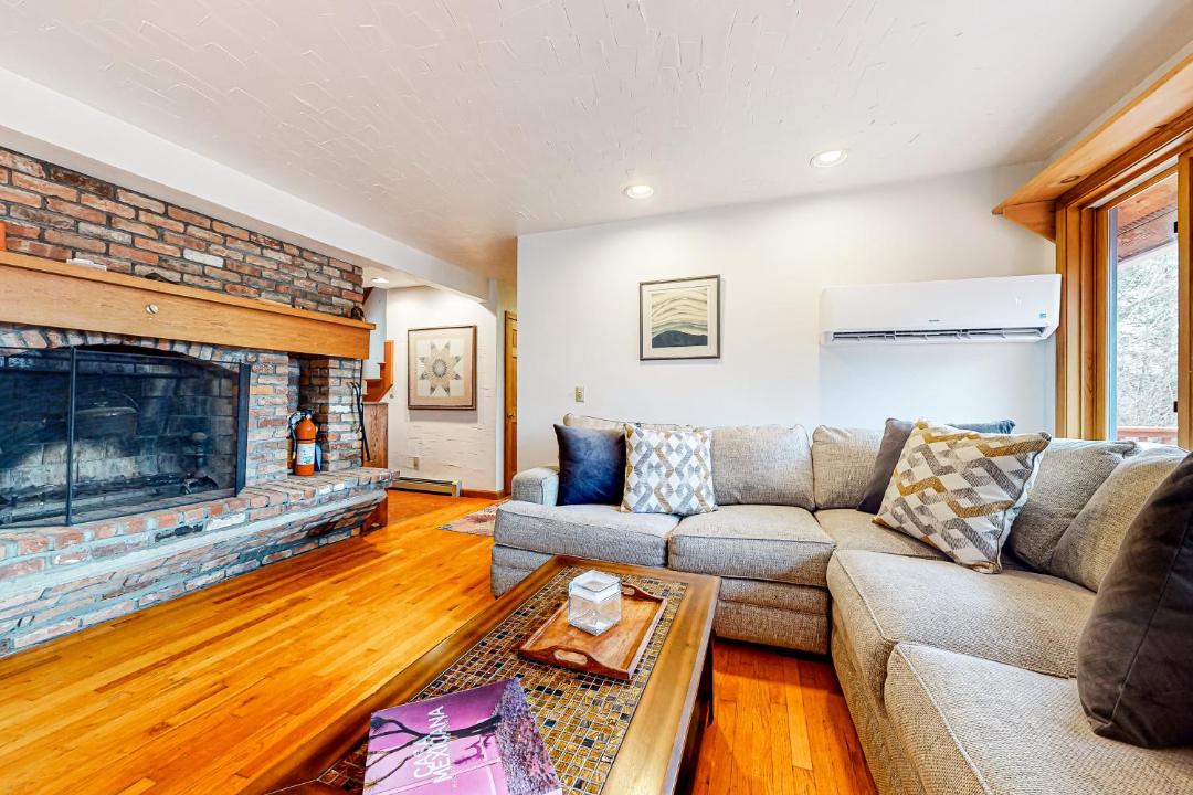 Photo of Livingroom in Pittsfield