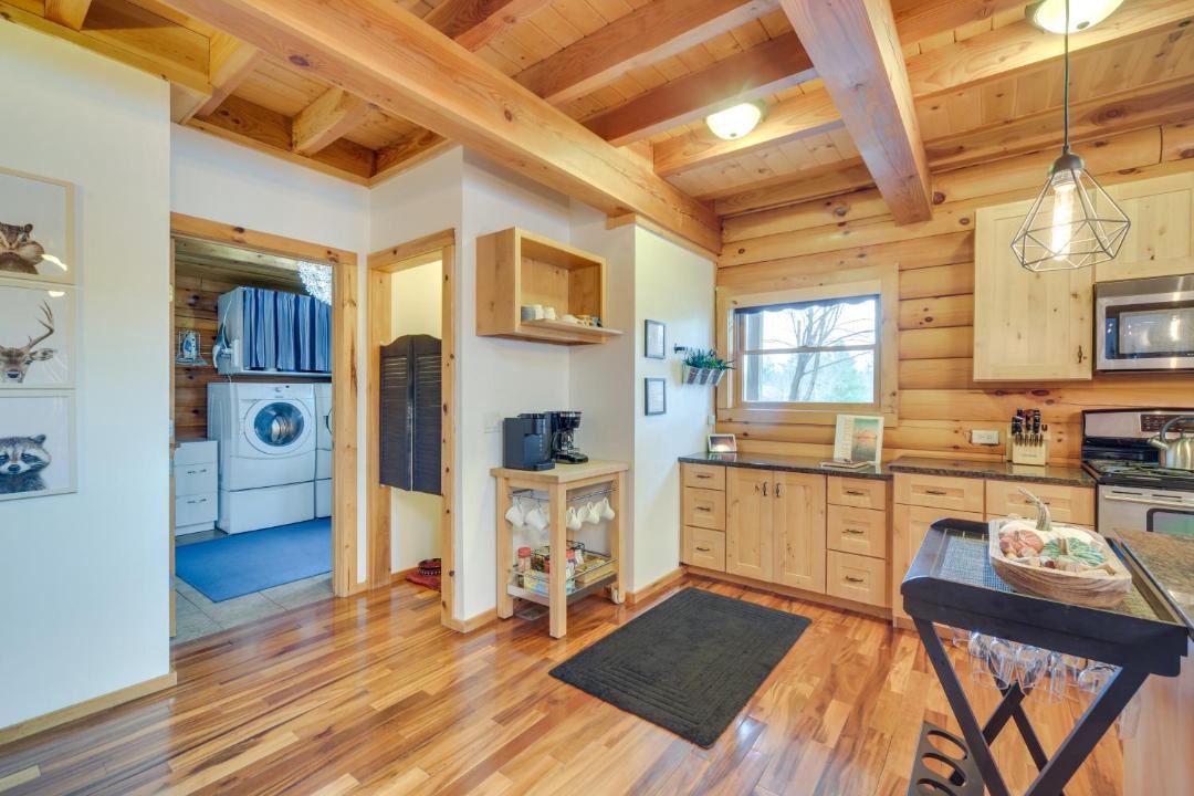 Photo of Livingroom in Pine City