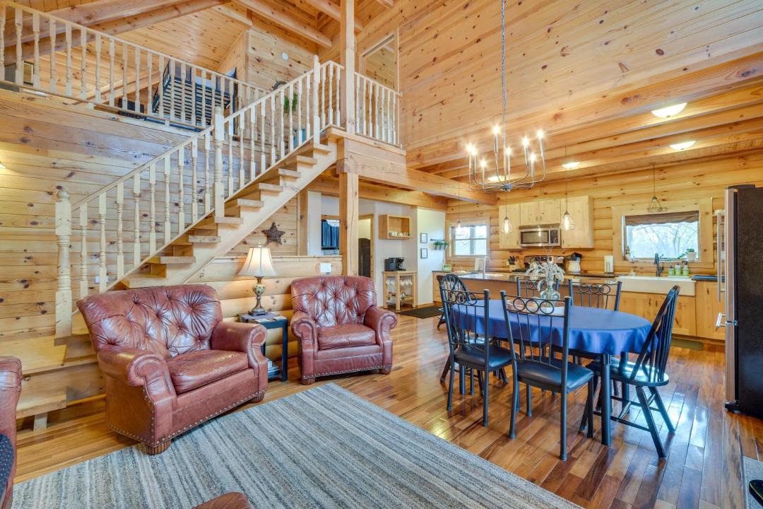 Photo of Livingroom in Pine City