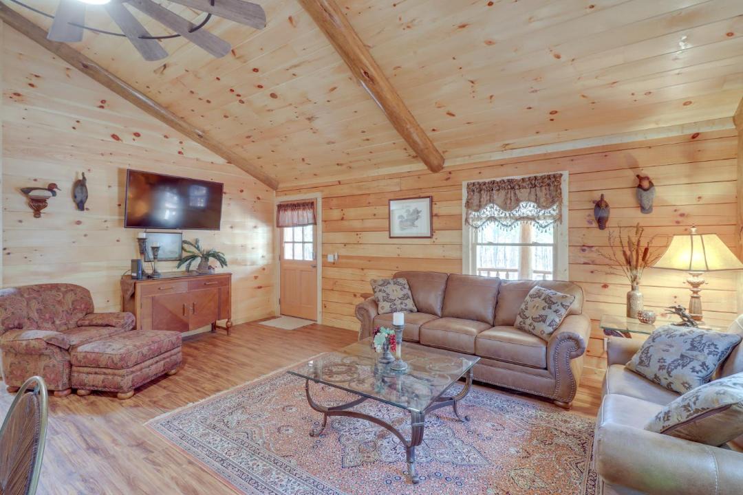 Photo of Livingroom in Tumbling Shoals