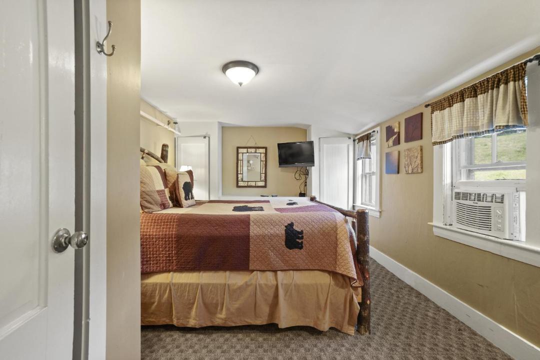 Photo of Bedroom in Jackson