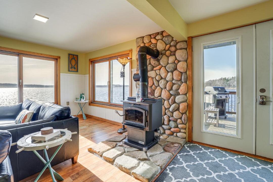Photo of Livingroom in Delton