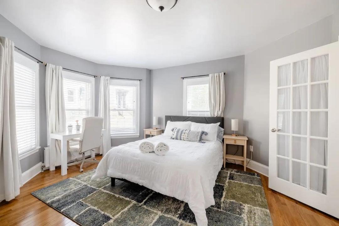 Photo of Bedroom in East Bayside