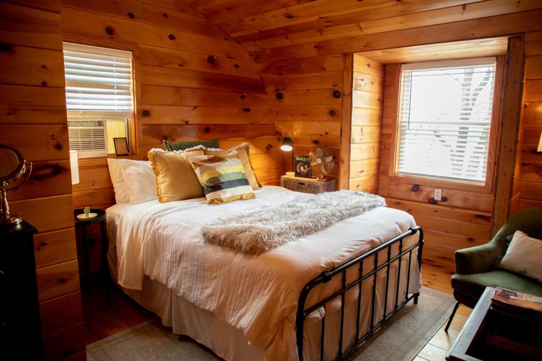 Photo of Bedroom in Mid America