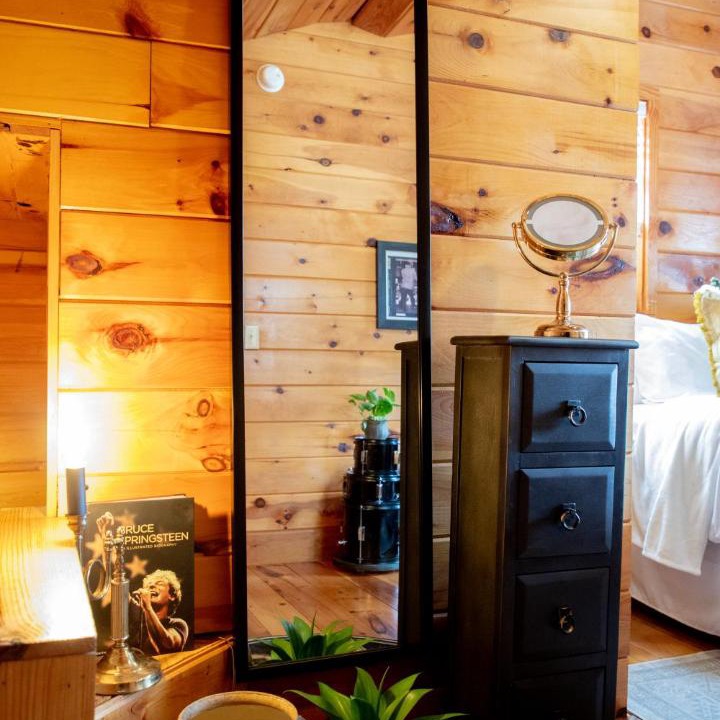 Photo of Bedroom in Mid America