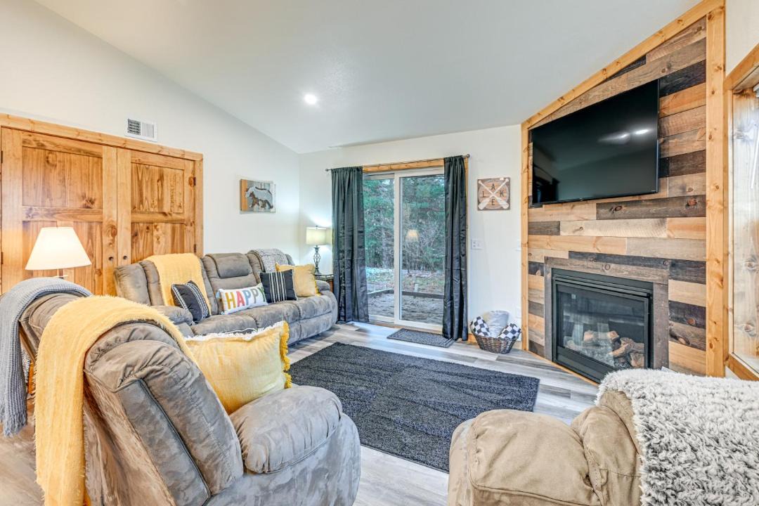 Photo of Livingroom in Arkdale