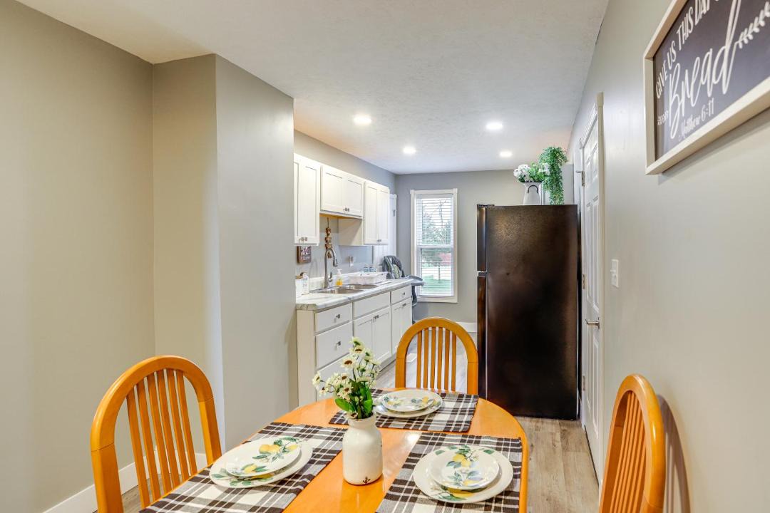 Photo of Livingroom in New Haven  Huron County
