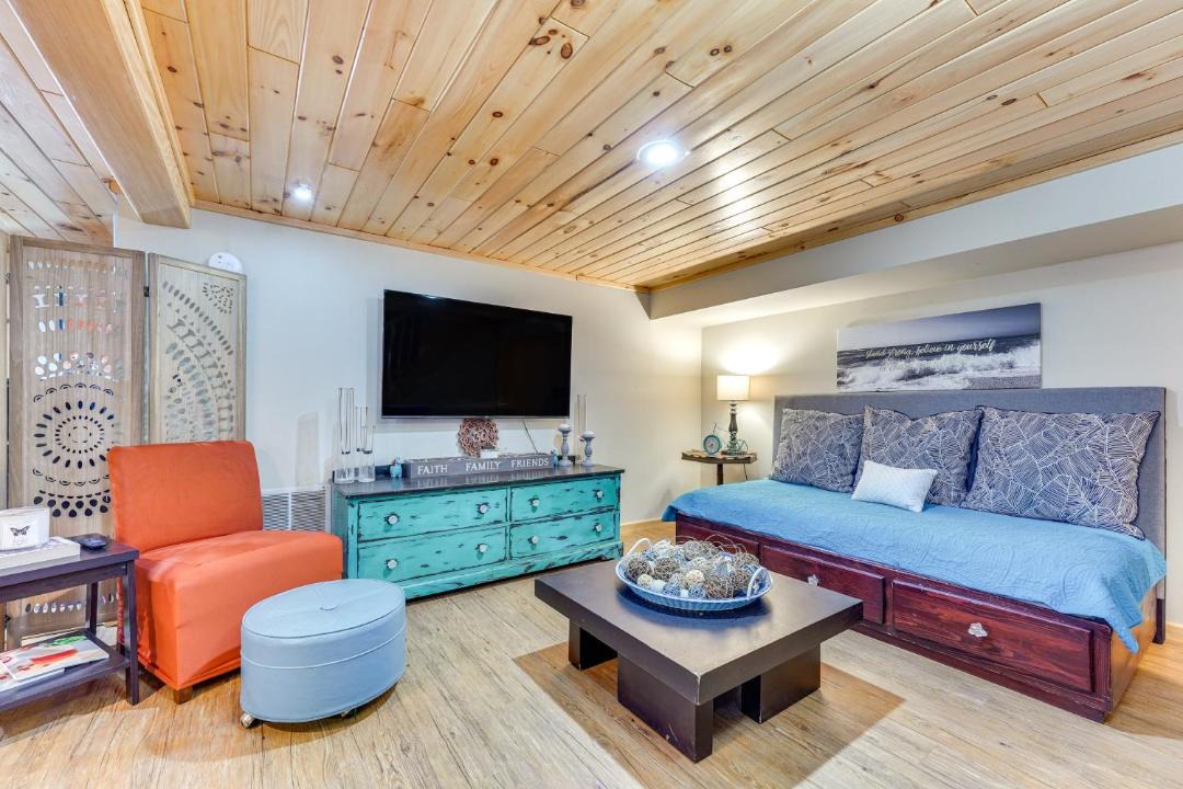 Photo of Livingroom in Whitehall