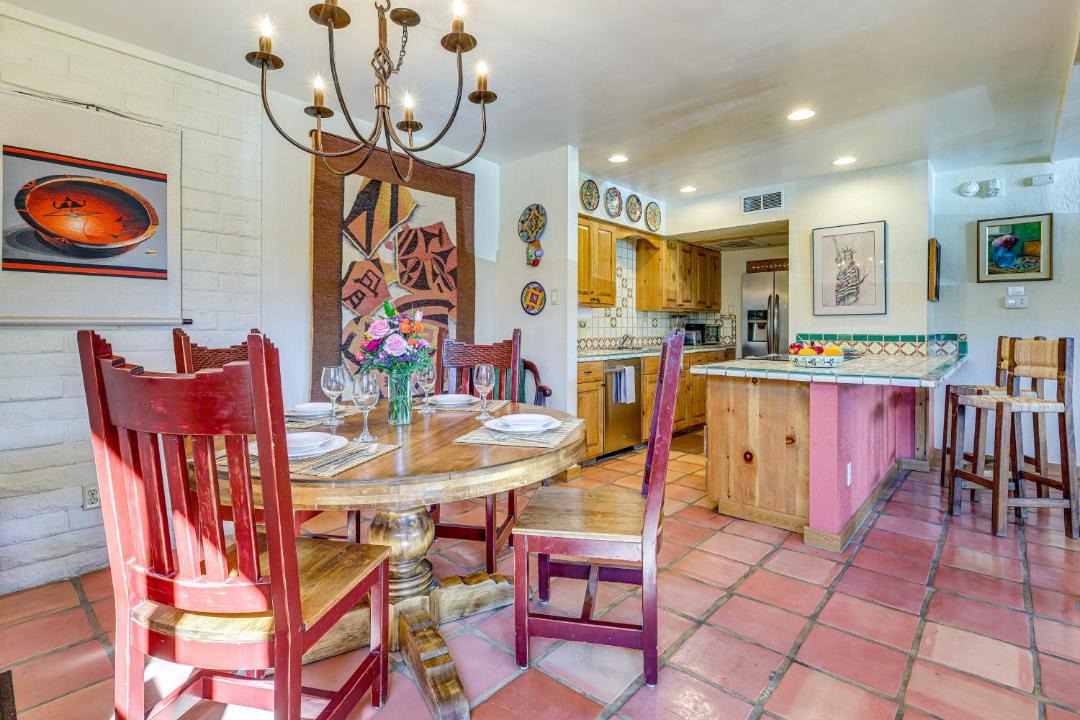 Photo of Livingroom in Northeast Santa Fe