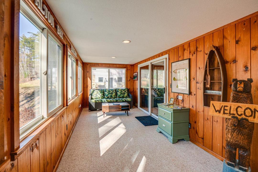 Photo of Livingroom in Alton