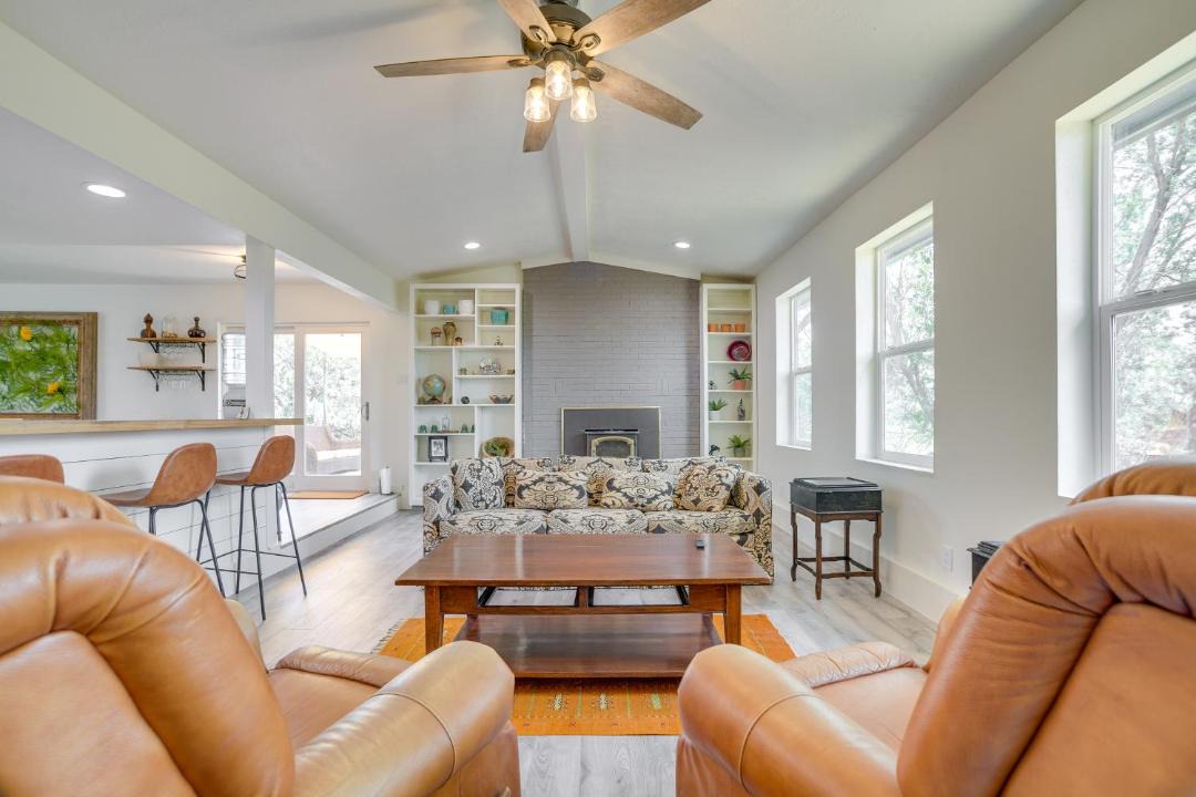 Photo of Livingroom in Edgewood