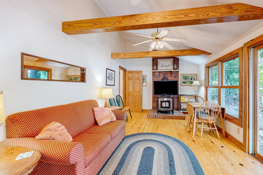 Photo of Livingroom in Silver Bay