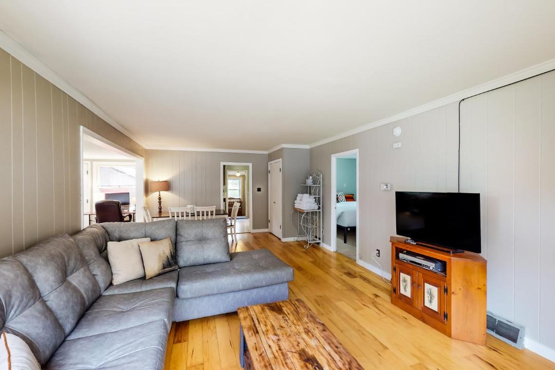 Photo of Livingroom in North Creek