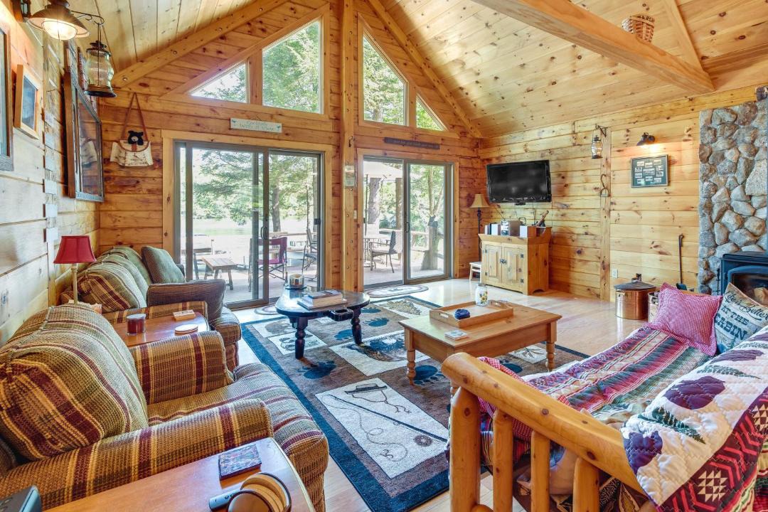 Photo of Livingroom in Meredith