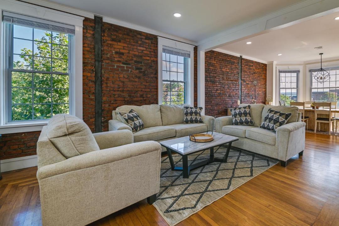 Photo of Livingroom in Cohoes
