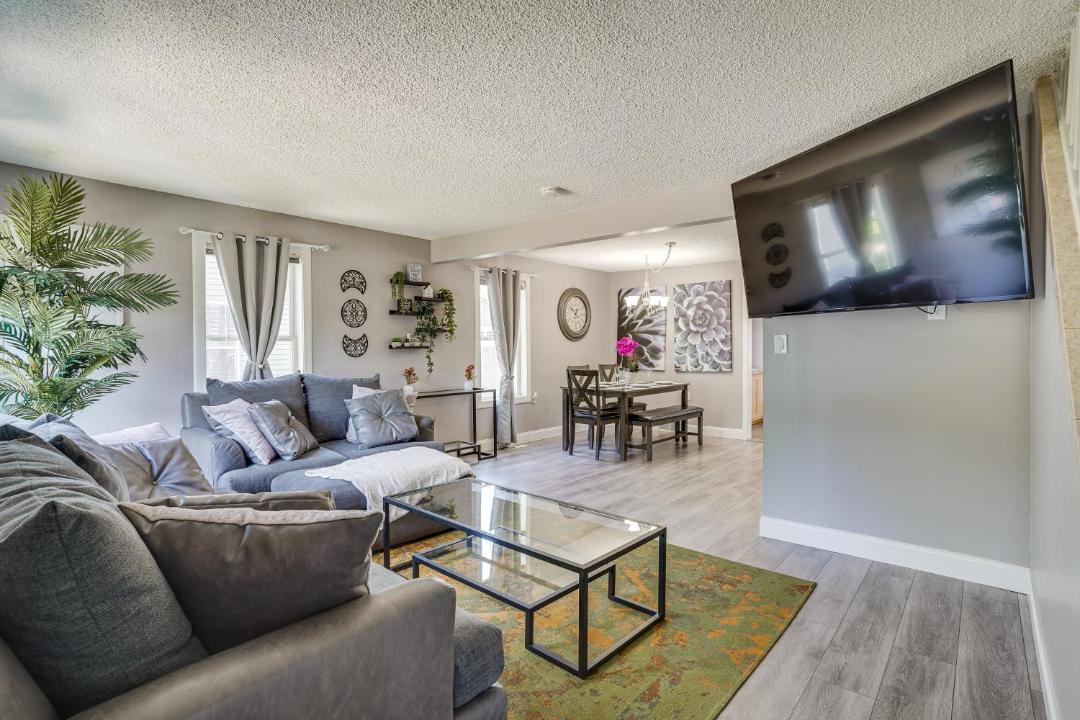 Photo of Livingroom in Golden Valley