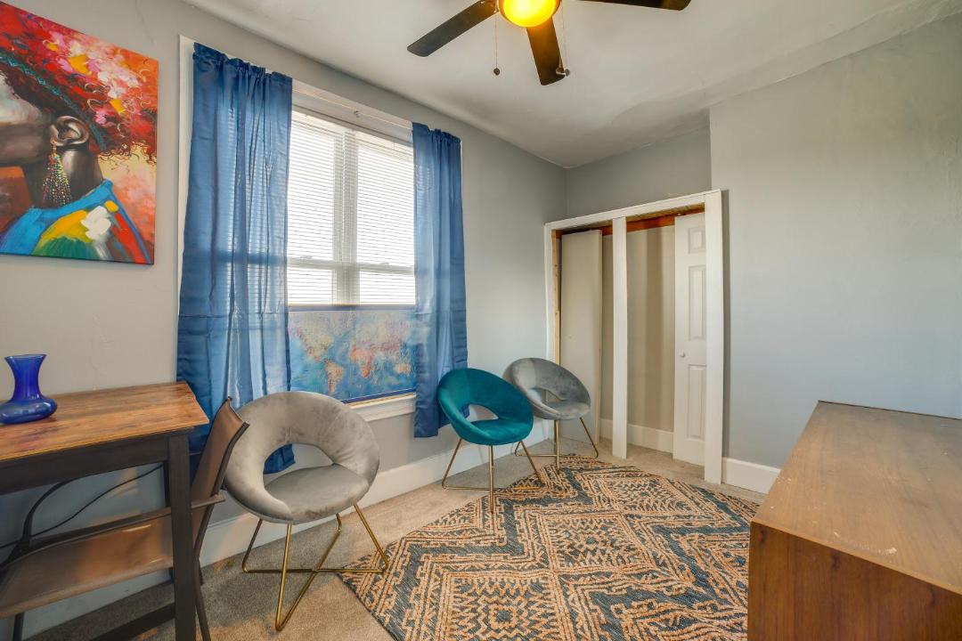 Photo of Livingroom in Ross Township
