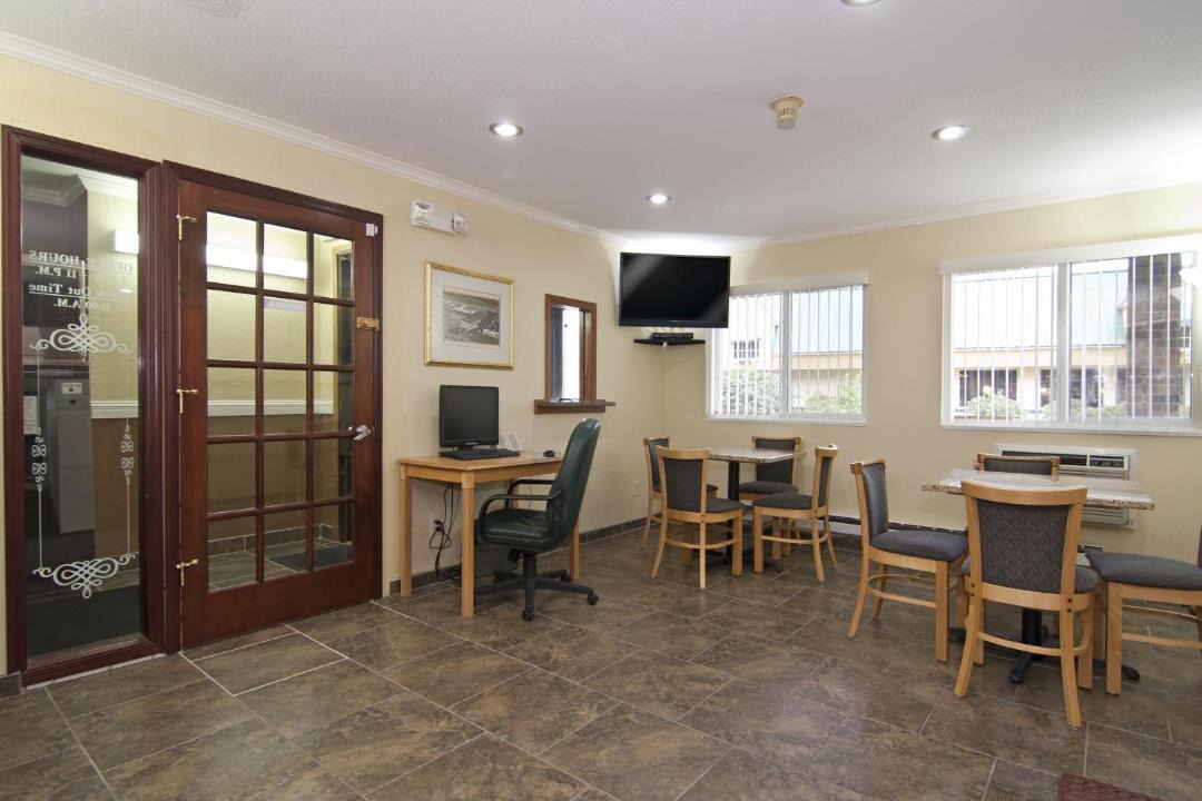 Photo of Livingroom in Shakopee