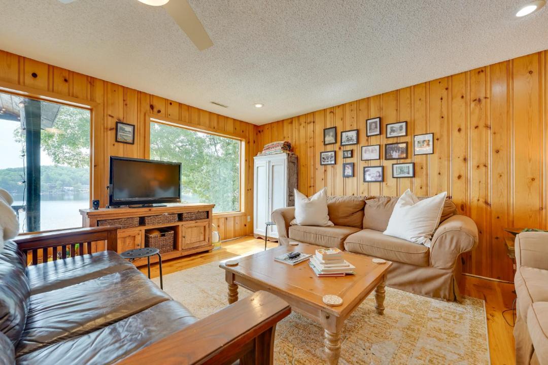 Photo of Livingroom in Lake George