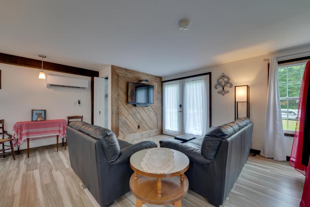 Photo of Livingroom in Black Creek