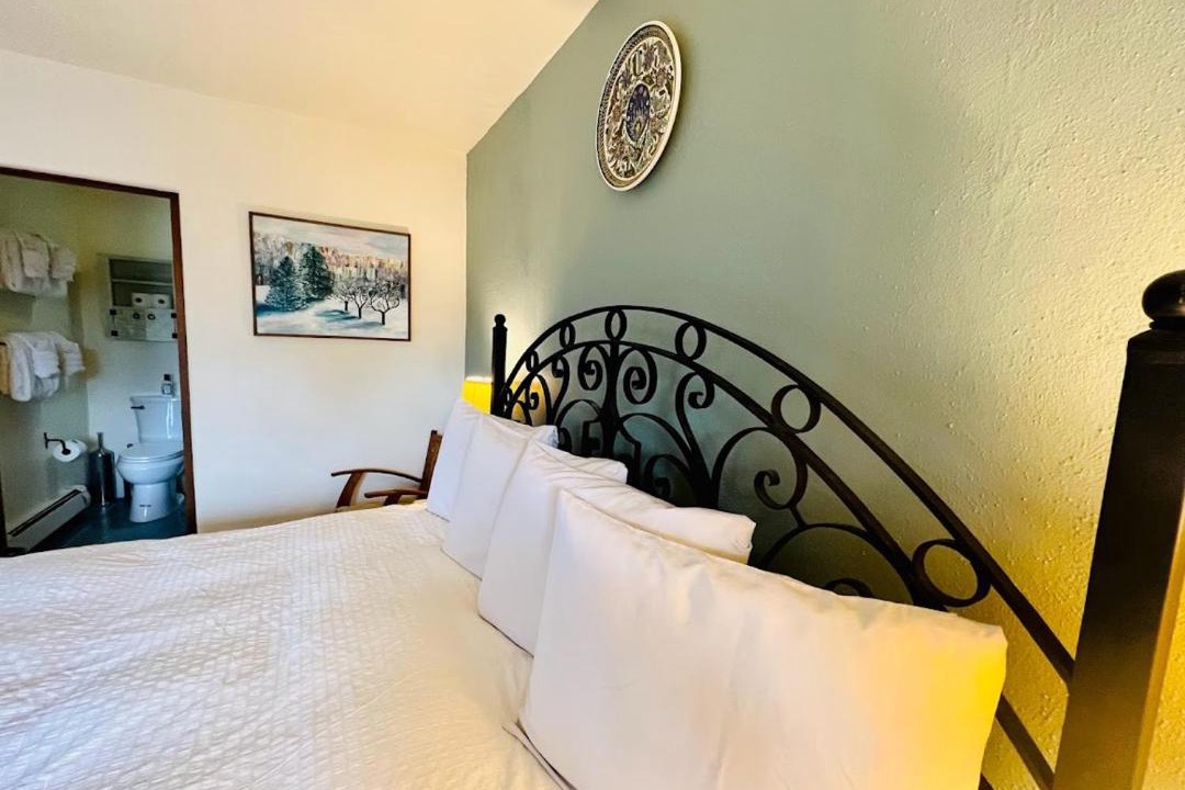 Photo of Bedroom in Northeast Santa Fe