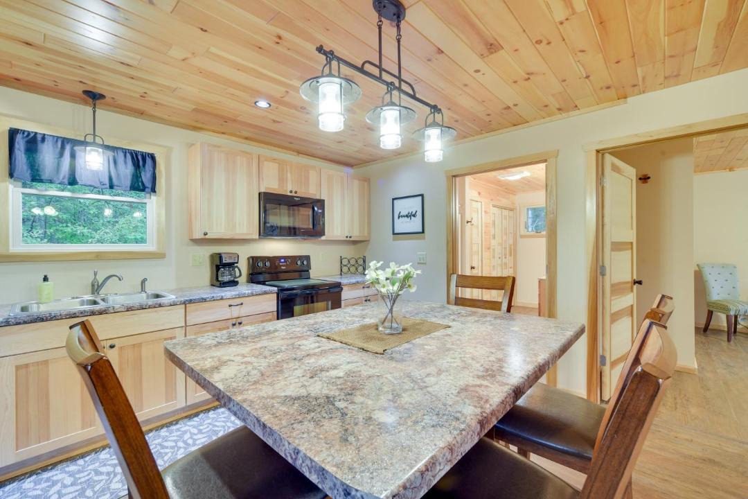 Photo of Livingroom in Cable
